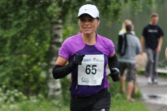 Marit Karlsen er både en rutinert løper, arrangør og idrettsbokforfatter (foto: Olav Engen, Skogsmaraton 2011).