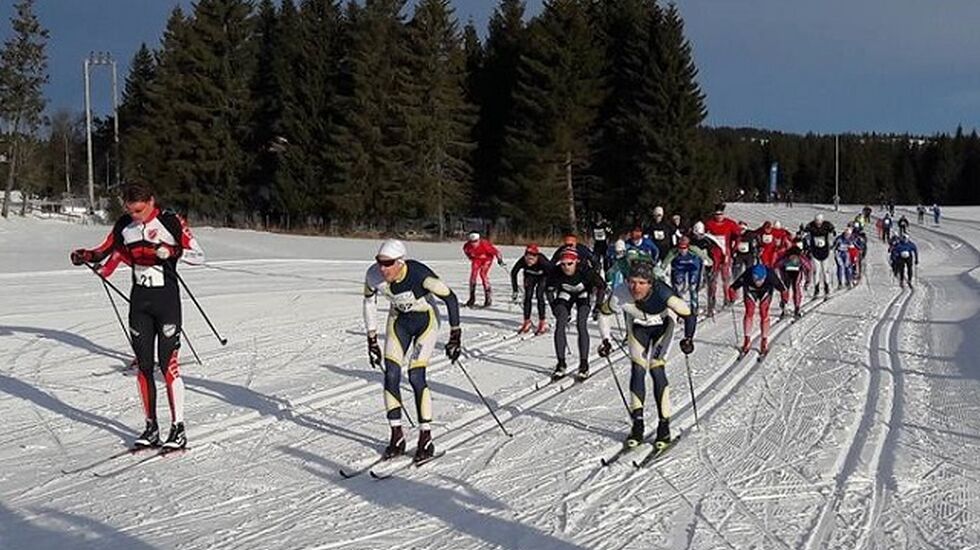 Fra starten for pulje 1 med dagens vinner, Martin Thon, allerede i front. (Foto: Arrangør)