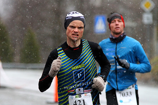 Bjørn Tore Kronen Taranger og Odd Arne Engesæter løp sammen gjennom hele maratondistansen.