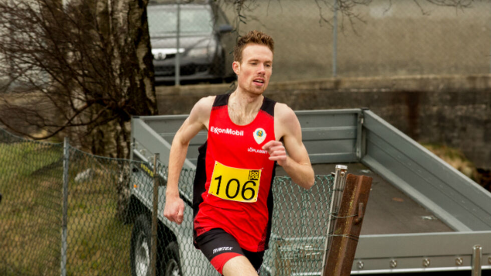 Ørjan Grønnevig med et meget sterkt 10 km-løp i Egersund. Han smadret den tidligere løyperekorden. Foto: Knut Ro Sørensen.