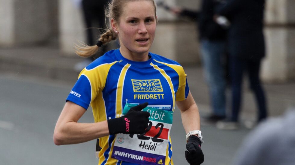 Heidi underveis i Semi Marathon de Paris. (Foto: Sylvain Cavatz)