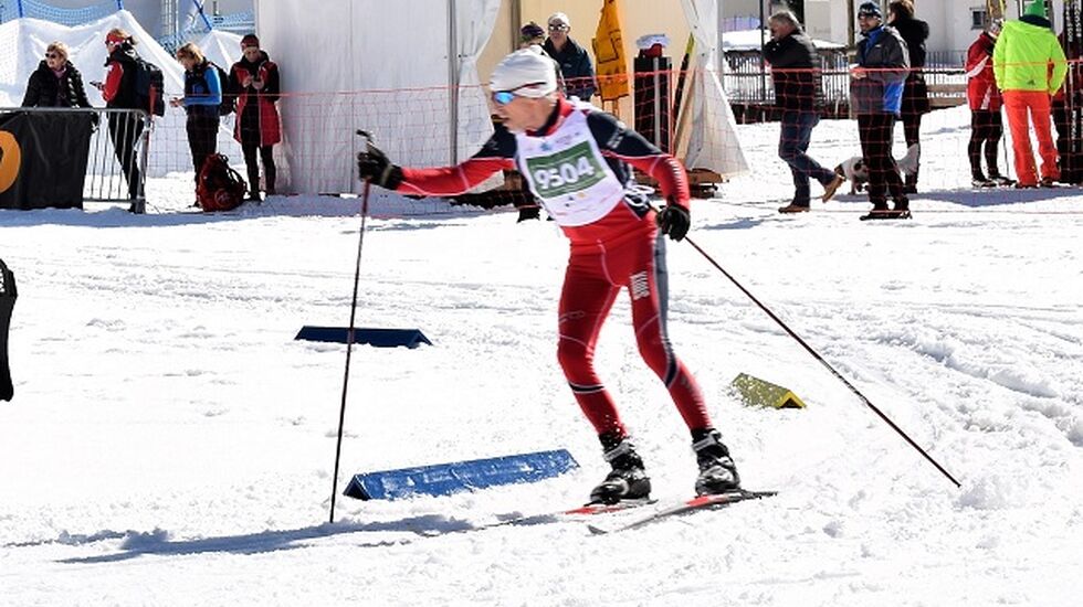 Fristileksperten Finn Magnar Hagen fra Åslia Skilag stilte i klassisk stil på den første distansen men tok likevel gullet med et snaut minutts margin på 10 km i klasse M10 (menn 76-80 år). (Arrangørfoto)