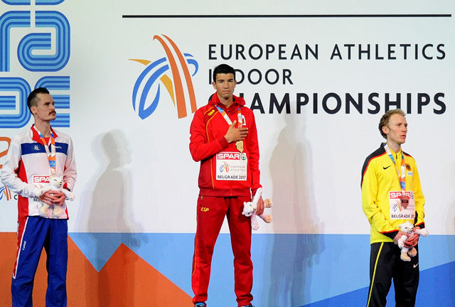 Henrik Ingebrigtsen kunne nok en gang klatre opp på pallen i et europeisk mesterskap. Denne gangen ble det sølv, bak Adel Mechaal som vant og foran Richard Ringer på tredjeplass. (Foto: Mark Shearman) Henrik Ingebrigtsen kunne nok en gang klatre opp på pallen i et europeisk mesterskap. Denne gangen ble det sølv, bak Adel Mechaal som vant og foran Richard Ringer på tredjeplass. (Foto: Mark Shearman)