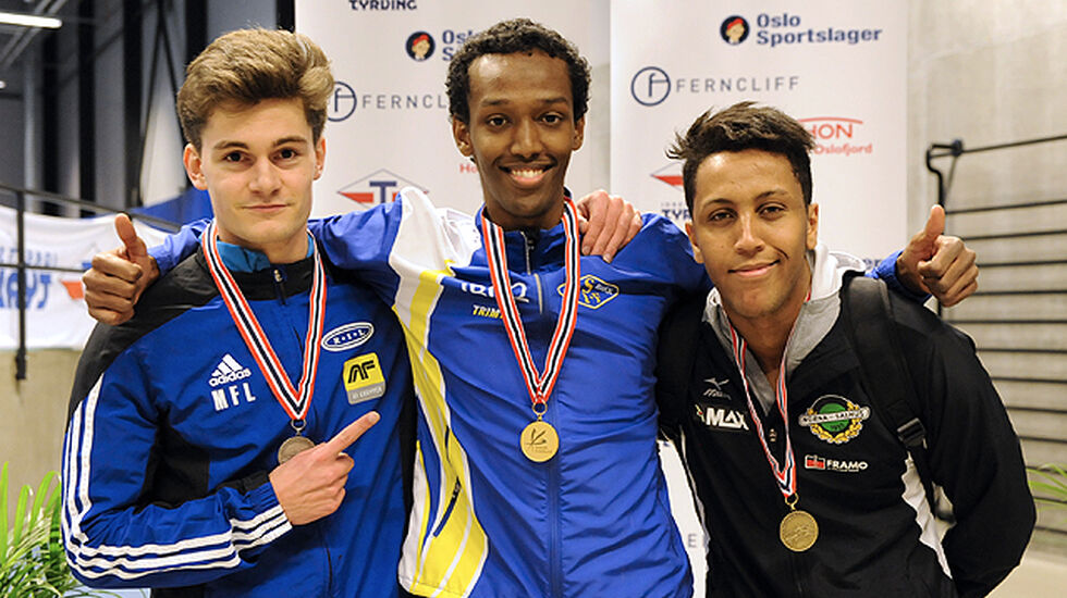 Premiepallen på 800m i G-20/22 i UM: Magnar Fossbakken Lundberg, Abduljaleel Hir og Mats Nordanger.