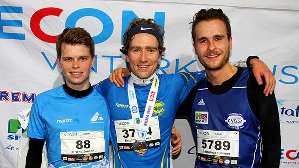 Erlend Gjerdevik Sørtveit har fått medaljen som viser at han vant duellen med Erlend Jensen og Andreas Iden.
