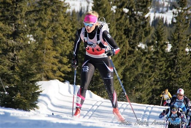 Marthe Kristine Hafsahl Karset, Vang Skiløperforening og Team Parkettpartner på full fart opp Kvarstadlia og inn til 3.02.39 lørdag. (Foto: Stein Arne Negård)