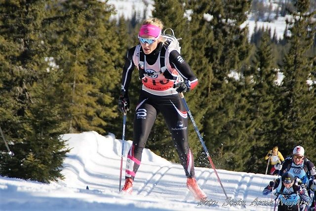Marthe Kristine Hafsahl Karset, Vang Skiløperforening og Team Parkettpartner på full fart opp Kvarstadlia og inn til 3.02.39 lørdag. (Foto: Stein Arne Negård) Marthe Kristine Hafsahl Karset, Vang Skiløperforening og Team Parkettpartner på full fart opp Kvarstadlia og inn til 3.02.39 lørdag. (Foto: Stein Arne Negård)