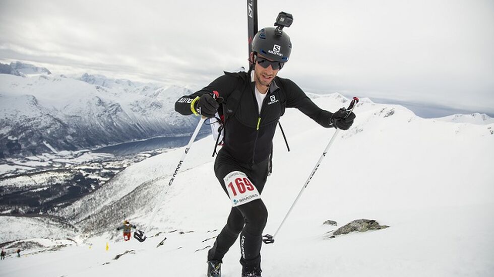 Vinner Kilian Jornet i fint driv opp til Skarven (Foto Robert Veiset)