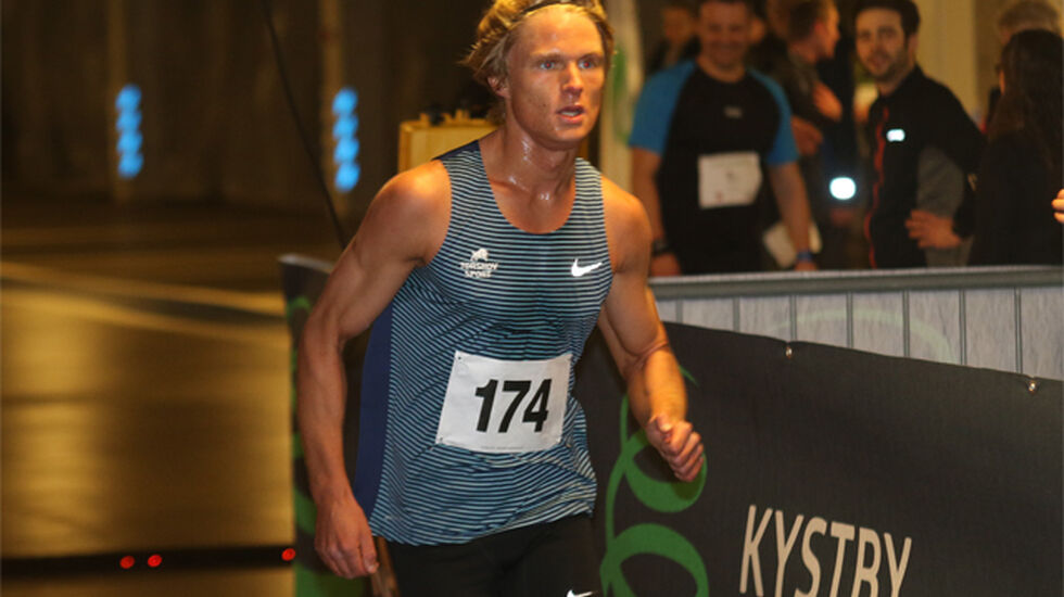Sondre Øvre-Helland passerer 1 runde fra mål med 15-tallet i sikte