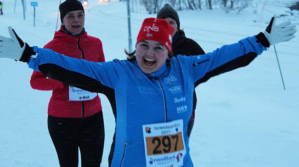 May Liss Walsmuth storkoser seg i det herlige været! Foto: Trond Arne Liavik
