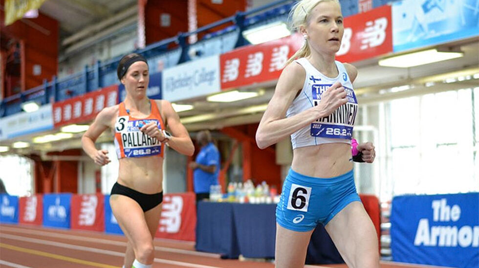 Finske Laura Manninen fikk hard konkurranse fra amerikanske Kate Pallardy, men Manninen var den som endte opp med verdensrekorden. (Foto: arrangøren)
