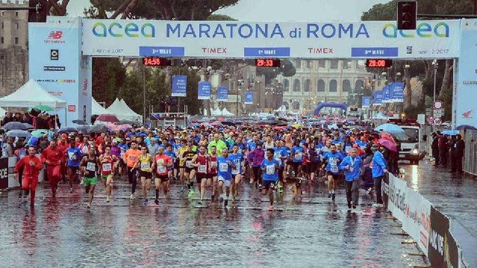 Fra årets Roma Marathon som gikk under regntunge forhold (Foto: Facebook/Maratona di Roma)