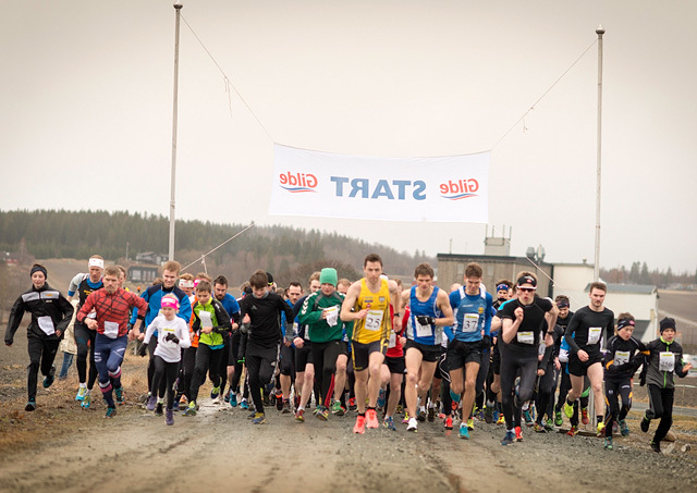Starten på det rekordstore feltet i Frostatingløpet i 2017. (Foto: Øystein Lie)