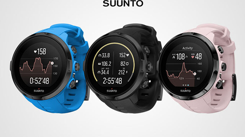 Suunto Spartan Sport Wrist HR finnes i tre ulike farger: svart, blå og rosa (sakura).