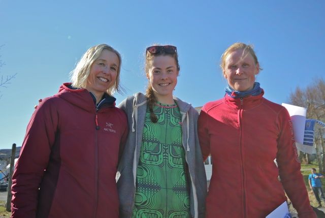 Damepallen. Fra venstre Lillian Todmen, Hege Rindal og Wenche Bjørkeng. Foto: Martin Hauge-Nilsen