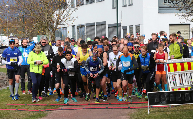 Fra starten på årets Påskemaraton. (Foto: Bjørn Hytjanstorp)
