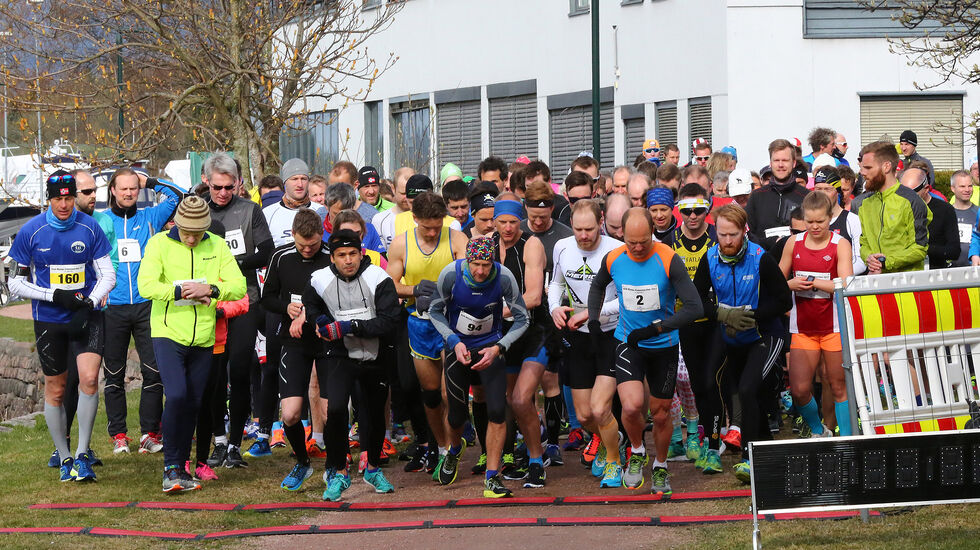 Fra starten på årets Påskemaraton. (Foto: Bjørn Hytjanstorp)