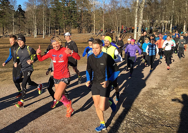 Meike Espen og Siri tre SRM-veteraner som stilte i det aller første Sognsvann Rundt Medsols i år. Foto: Torbjørn Eika Meike Espen og Siri tre SRM-veteraner som stilte i det aller første Sognsvann Rundt Medsols i år. Foto: Torbjørn Eika