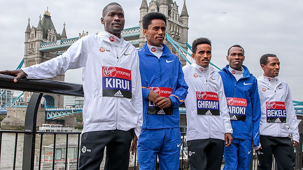 Favoritter fra venstre: Abel Kirui, Kenya, Feyisa Lilesa, Etiopia, Ghirmay Ghebreslassie, Eritra, Abel Kirui, Kenya, og Kenenisa Bekele, Etiopia foran Tower Bridge. Foto: Neil Turner)