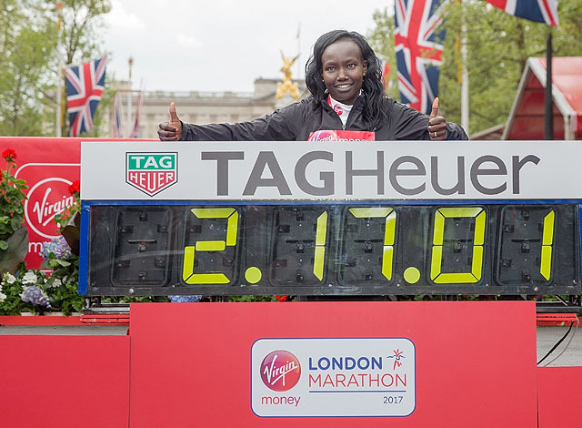 Mary Keitany KEN and her World Record. The Virgin Money London Marathon, 23rd April 2017.Photo: Ben Queenborough for Virgin Money London MarathonFor further information: media@londonmarathonevents.co.uk