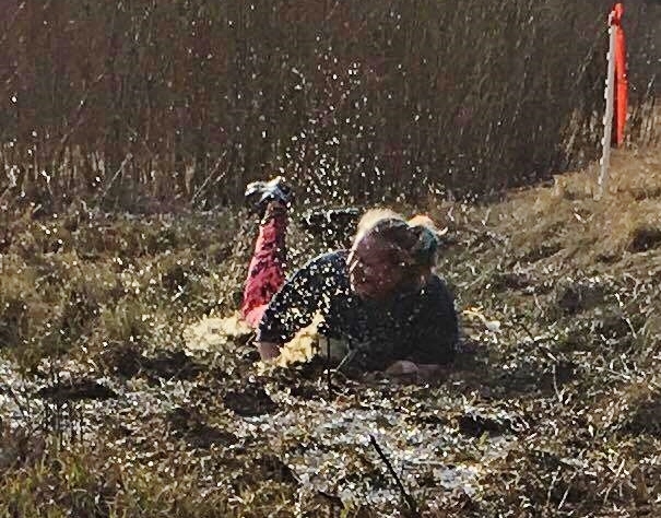 Rett på snørra - i gjørma. (Foto: Hilde Johansen)