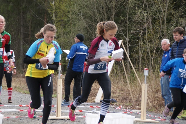 Kristine Kravdal (81) fra Gjø-Vard OL ble vinner av klasse D15-16 i Moskogen onsdag kveld. (Foto: Stein Arne Negård)