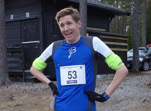 Tjalve-løperen Anders Knudsen tok sin 3. seier i årets Kongsvingerkarusell. Her etter seieren i vårens løp på Liermoen (Foto: Pål Evensen)