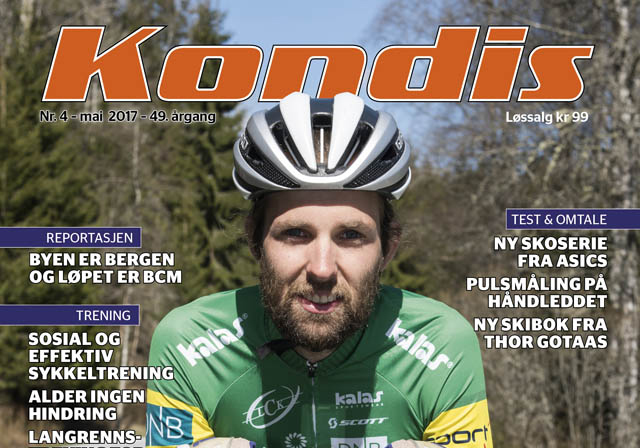 Sindre Buraas har satt seg på sykkelen og tatt på seg hjelmen. (Foto: Bjørn Johannessen)