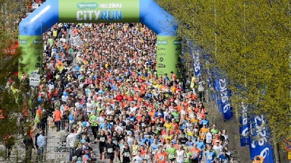 Fra starten av Helsinki City Run som er i området ved Olympiastadion (Arrangørfoto).