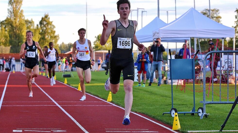 Jakob Ingebrigtsen kunne juble for seier i sesongåpninga på 1500 m. (Arkivfoto: Bjørn Hytjanstorp)