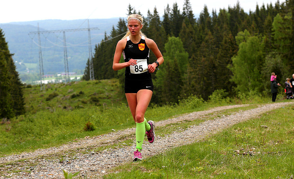 Marit Østvang var raskeste kvinne opp til Mistberget. (Foto: Bjørn Hytjanstorp)