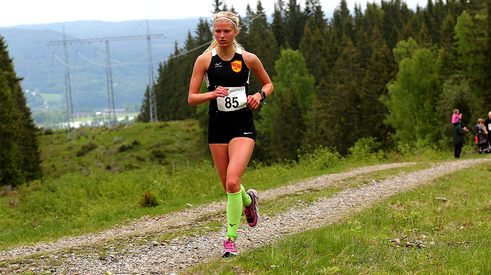 Marit Østvang var raskeste kvinne opp til Mistberget. (Foto: Bjørn Hytjanstorp)