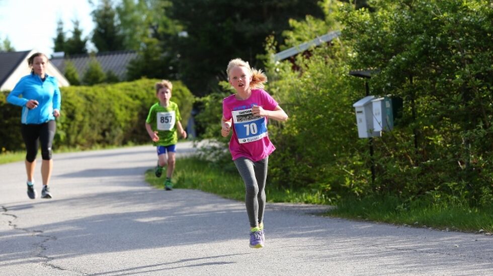Barn løper alt de orker enten resultatlistene er alfabetiske eller tidsrangert. Her ser vi Pia i Langtrampen i Nannestad forrige uke, hun må foreløpig klare seg med ikke-rangert resultatliste. (Foto: Bjørn Hytjanstorp)