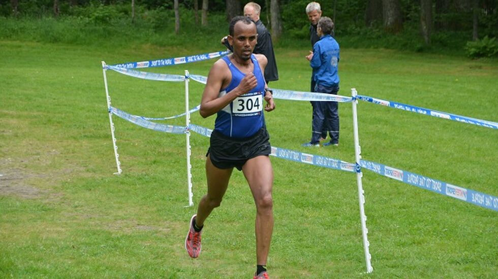 Abraham Syum, MHI vinner Mandalsløpet i fin stil etter nær et års skadeavbrekk (Foto: maraton.no/Egil Lehne)