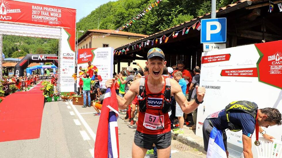 En veldig glad Tom Erik Halvorsen har gått i mål til 18. plass. (Foto: John Nicolaysen)