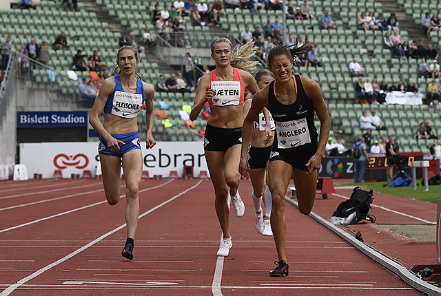 Mina Anglero gav alt i spurten og holdt Caroline Fleischer og Amalie Sæten bak seg under Bislett Games for en snau måned siden. (Foto: Bjørn Johannessen)