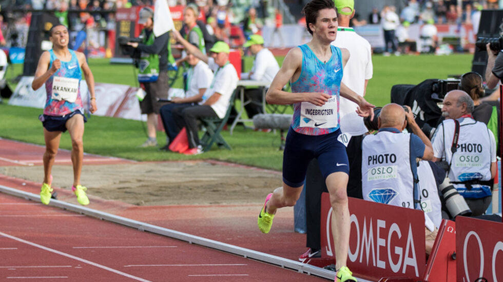 Jakob Ingebrigtsen løp over mål på ny verdensrekord for 16-åringer - og med god avstand bakover til resten av feltet. (Foto: Sylvain Cavatz)