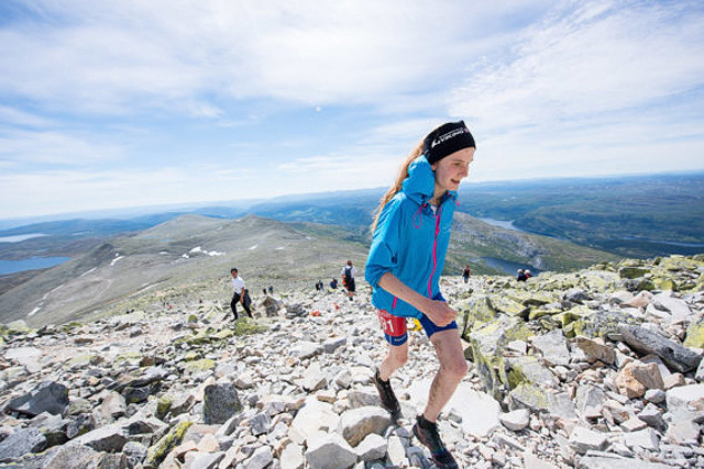17 år gamle Lucia Philipp utklasset sterke konkurrenter og satte en soleklar løyperekord i Viking Challenge. (Foto: Vegard Breie)