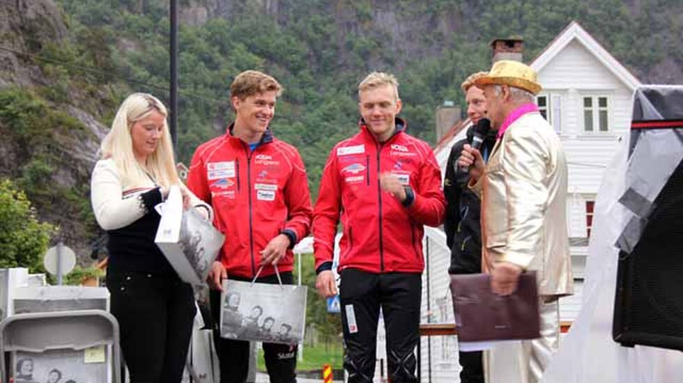 Frå venstre nr2:Erling Fagerbakke Fosse Voss IL (Bergsdalen sin eigen son), nr1:Hans-Inge Klette (Viljar IL) og nr3: Daniel May Instanes Fana IL. Hans-Inge sette løyperekord medan Erling tangerte den gamle. Foto : Arrangøren