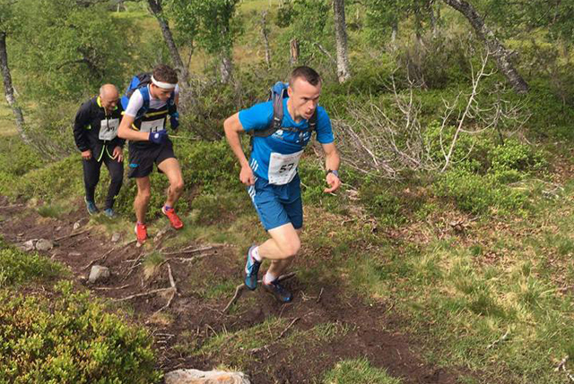 Johan Bugge med Stian Øvergaard Aarvik rett bak. Foto Torun Øvergaard Aarvik