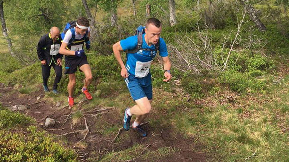 Johan Bugge i tet i Svinestranda Opp i juni i år, der han også vant. (Foto: Torun Øvergaard Aarvik)