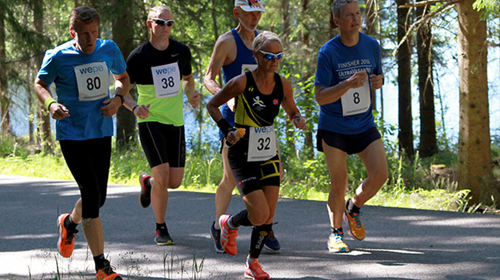 Fra maratonløpet: Tom Bjørnstad, Hans Christian Bergsjø, vinner Marianne Moe, Kåre Fauske og Jostein Lundgaard.