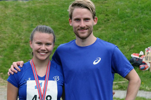 Ane Brekke og Eivind Øygard rett etter målgang