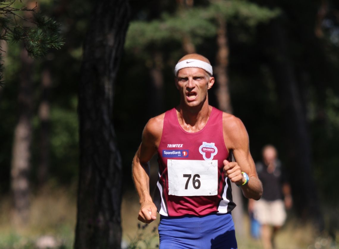 Håkon i Kystleden Halvmaraton 2015 – som han vant. (Foto: Stine Skog Hansen)