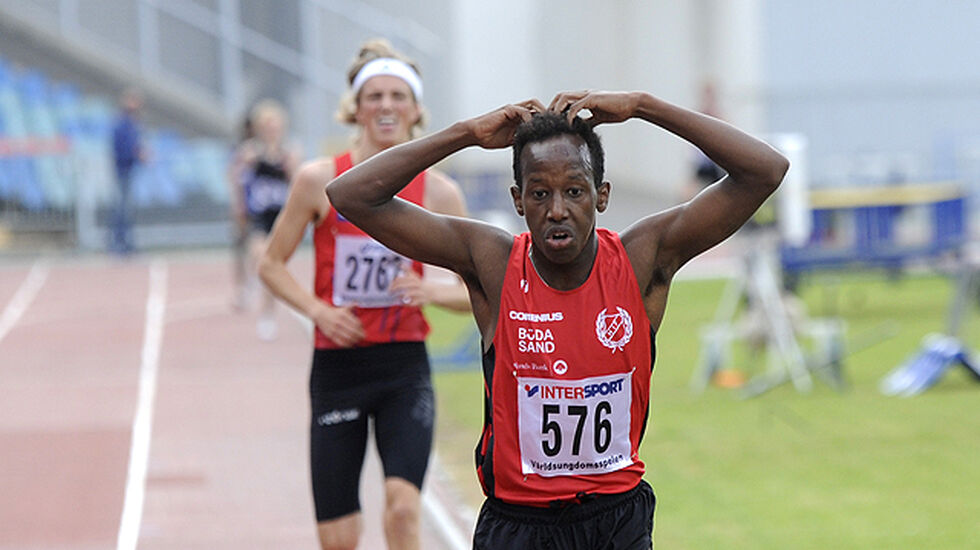 Omar Mohammed Ismael tar en Mo Farah