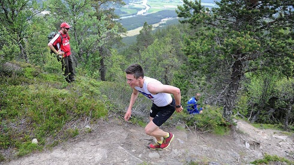 Vegard Bjørn Gjermundshaug distanserte de to utfordrene Petter Austberg Bjørn og Ole Martin Storlien i de siste bratte kneikene og forbedret Tor-Einar Wahls rekord fra 2015 med hele 2 minutter og 24 sekunder. (Foto: Ivar Thoresen/alvdalmiv.no)