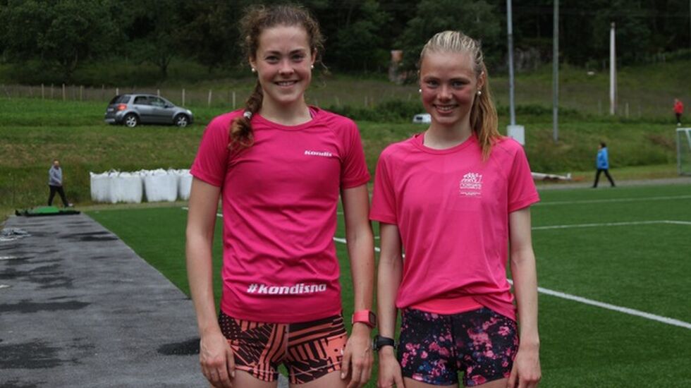 De to venninnene fra Sunnylven IL, Hege Ringdal (nr. 2) til venstre og Kristin Hjelbakk Hole (nr. 1) tok de to første plassene i kvinneklassen i Hellesyltløpet