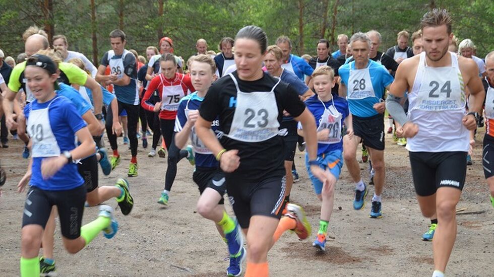 Martin Flismyren (23) i tet fra start i Risberget Rundt i fjor sommer. (Foto: Erik Øsmundset)