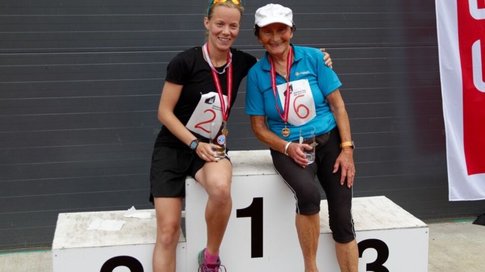Linda Hovde t.v. og Signy Henden Rustlie skal delta i Hornindalsvatnet maraton I år som i fjor, Linda på halvmaraton og Signy på sin maraton nummer 100