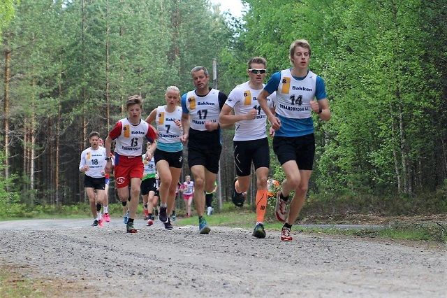 Tetpulja etter ca. 300 m bestod av Eirik Nordaas, Vegard Osvold, Svein Nordaas, Johanne Hauge Harviken og Sigurd Nordaas.